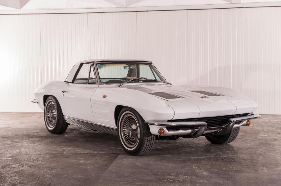  Chevrolet Corvette Stingray Convertible 1963 года  (фото 29 из 37)